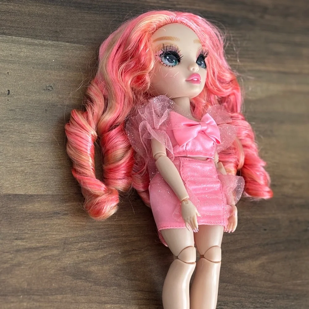 Rainbow High PINKLY PAIGE Pink New Friends Fashion Doll Articulated MGA 2022